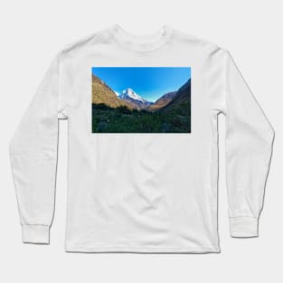 Beautiful Peruvian Andes mountain Long Sleeve T-Shirt